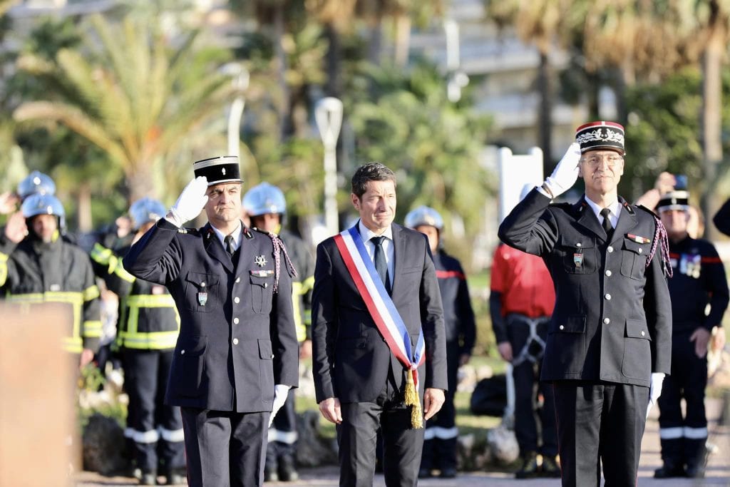 David Lisnard rend hommage aux sapeurs-pompiers pour les cérémonies de la Sainte-Barbe — illustration 1