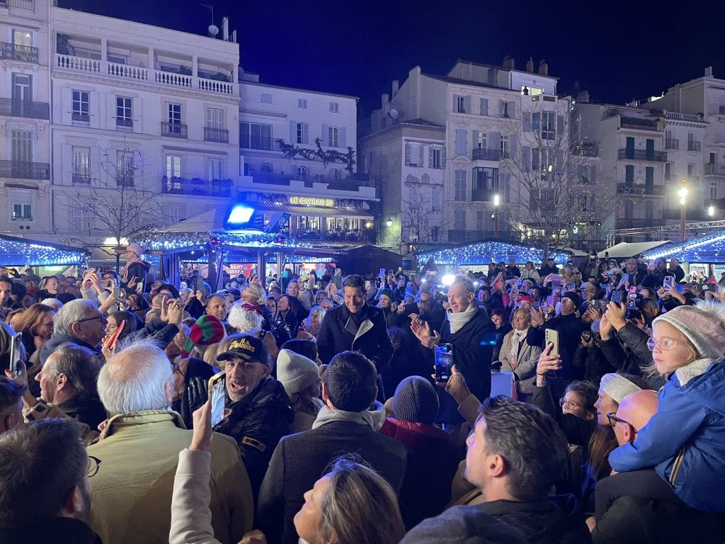 "À Cannes on n'hésite pas à utiliser le mot Noël" : David Lisnard inaugure le Village de Noël et la Fête Foraine — illustration 1