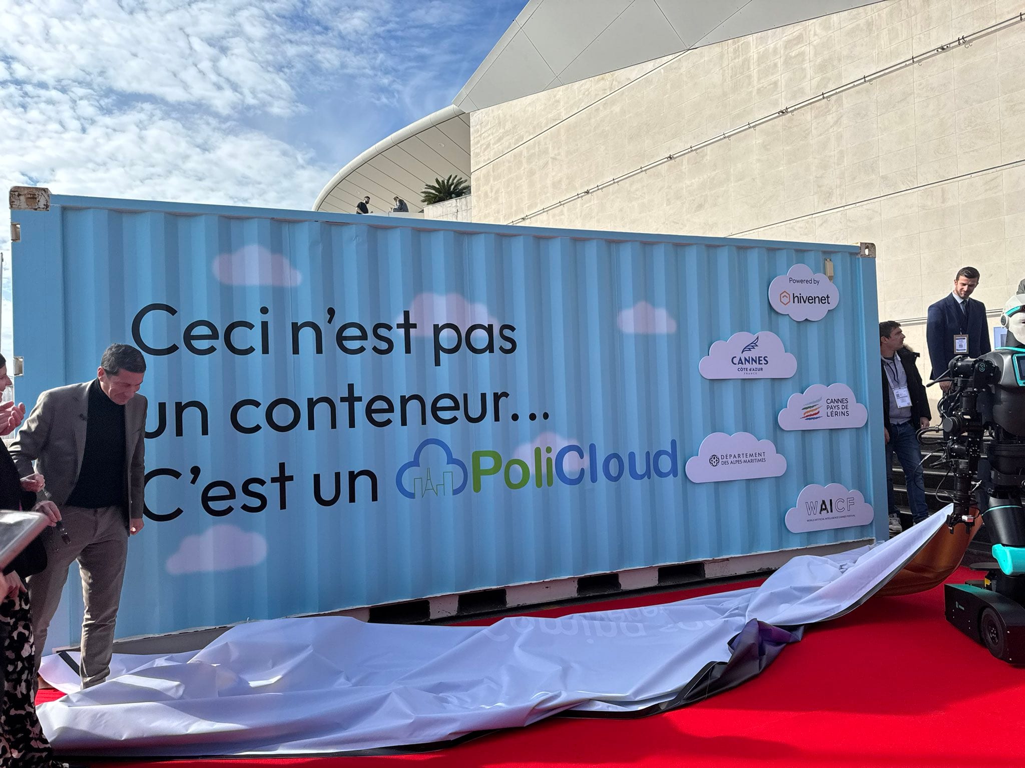 100% écologique, 100% français, 100% cannois, 100% fiable : David Lisnard et David Gurlé présentent PoliCloud, le datacenter sécurisé, décentralisé et qui ne consomme pas d'eau