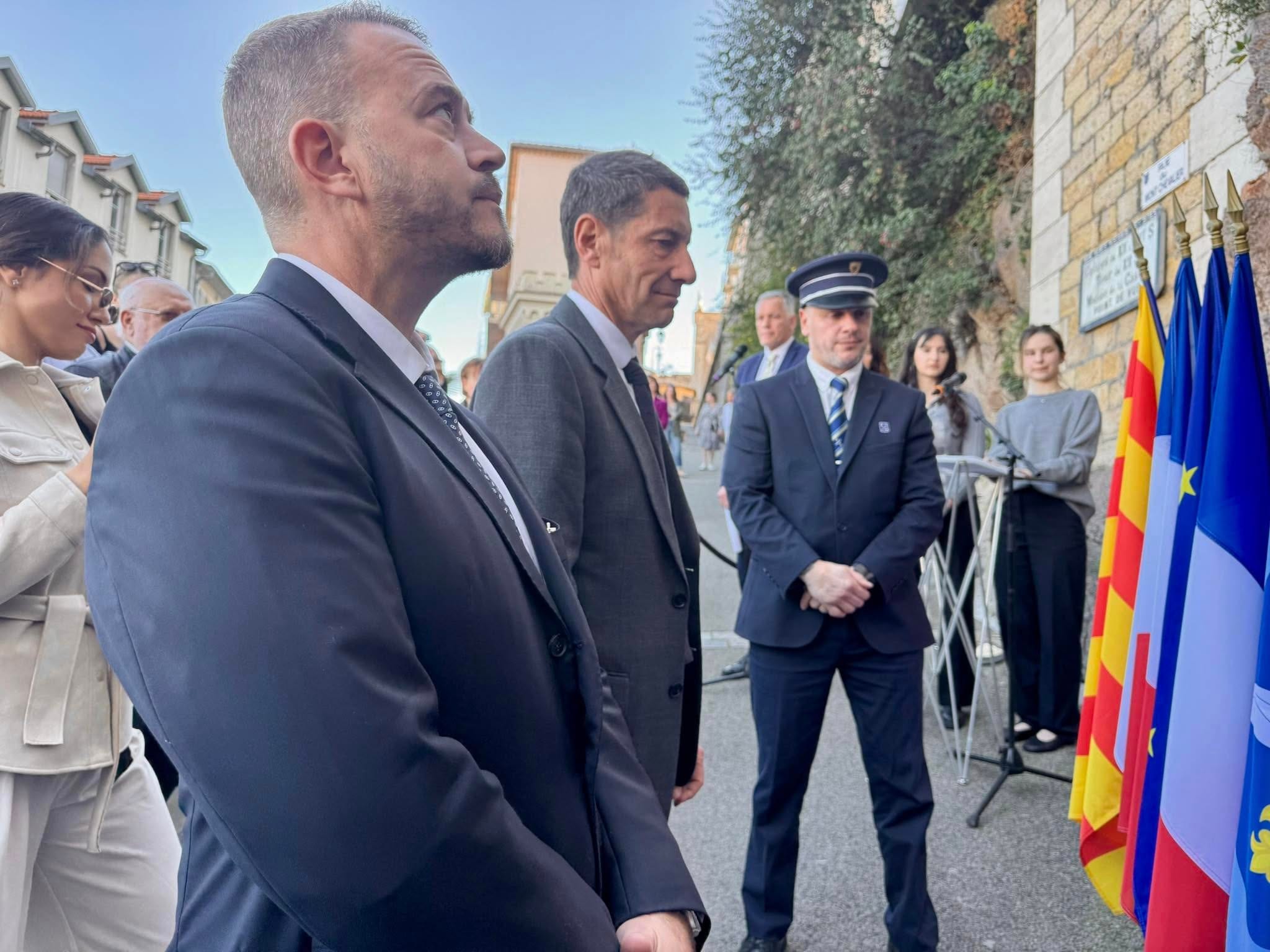 David Lisnard et Nicolas Cima, descendant de Donat-Joseph Méro, rendent hommage à l'ancien maire de Cannes