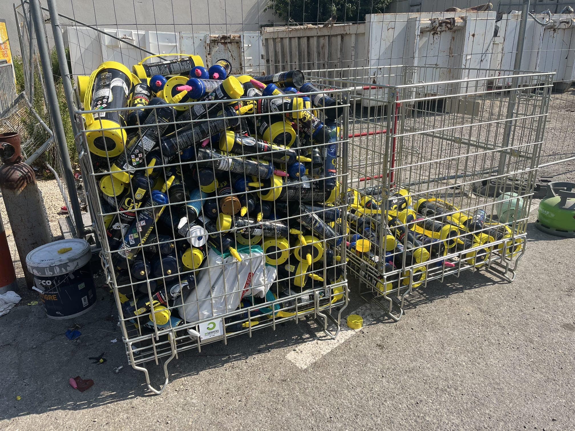 600 bonbonnes retrouvées en une semaine et 131 verbalisations par la Police Municipale : David Lisnard alerte à nouveau sur le fléau du protoxyde d'azote