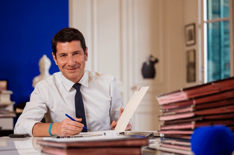 "Pourquoi le maire de Cannes David Lisnard entreprend un tour de France… sans chauffeur" (Challenges) — illustration 1