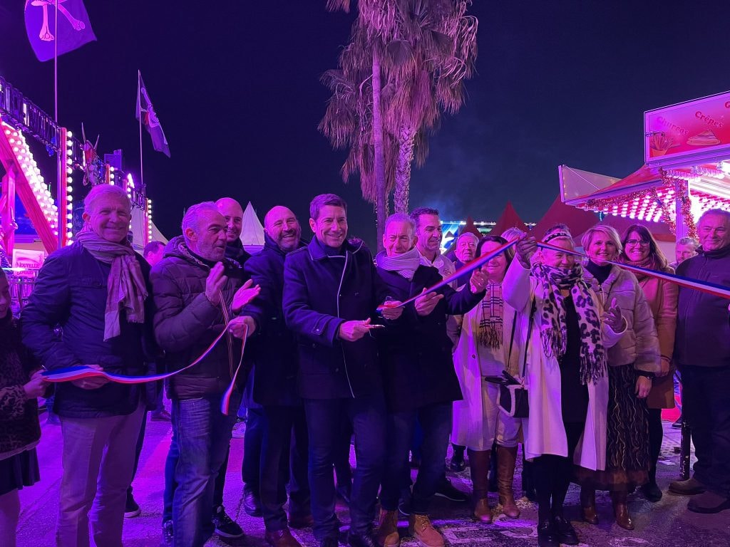 "À Cannes on n'hésite pas à utiliser le mot Noël" : David Lisnard inaugure le Village de Noël et la Fête Foraine — illustration 1