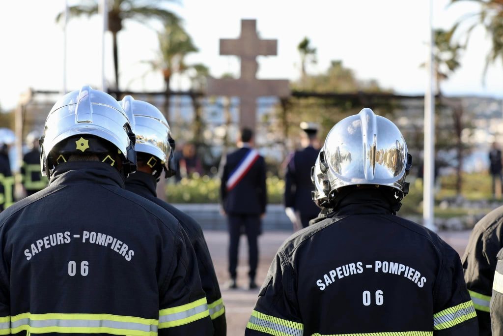 David Lisnard rend hommage aux sapeurs-pompiers pour les cérémonies de la Sainte-Barbe — illustration 1