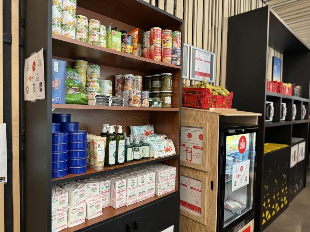 La Mairie de Cannes installe les premiers frigo et cellier solidaires de la Côte d’Azur au Campus universitaire Georges Méliès — illustration 1