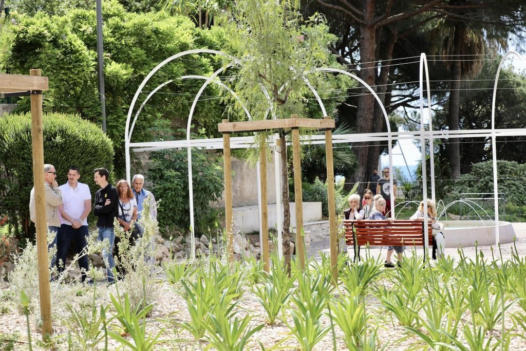 11 squares créés, 21 rénovés : David Lisnard inaugure, avec Marthe Villalonga, le jardin embelli qui porte son nom — illustration 1
