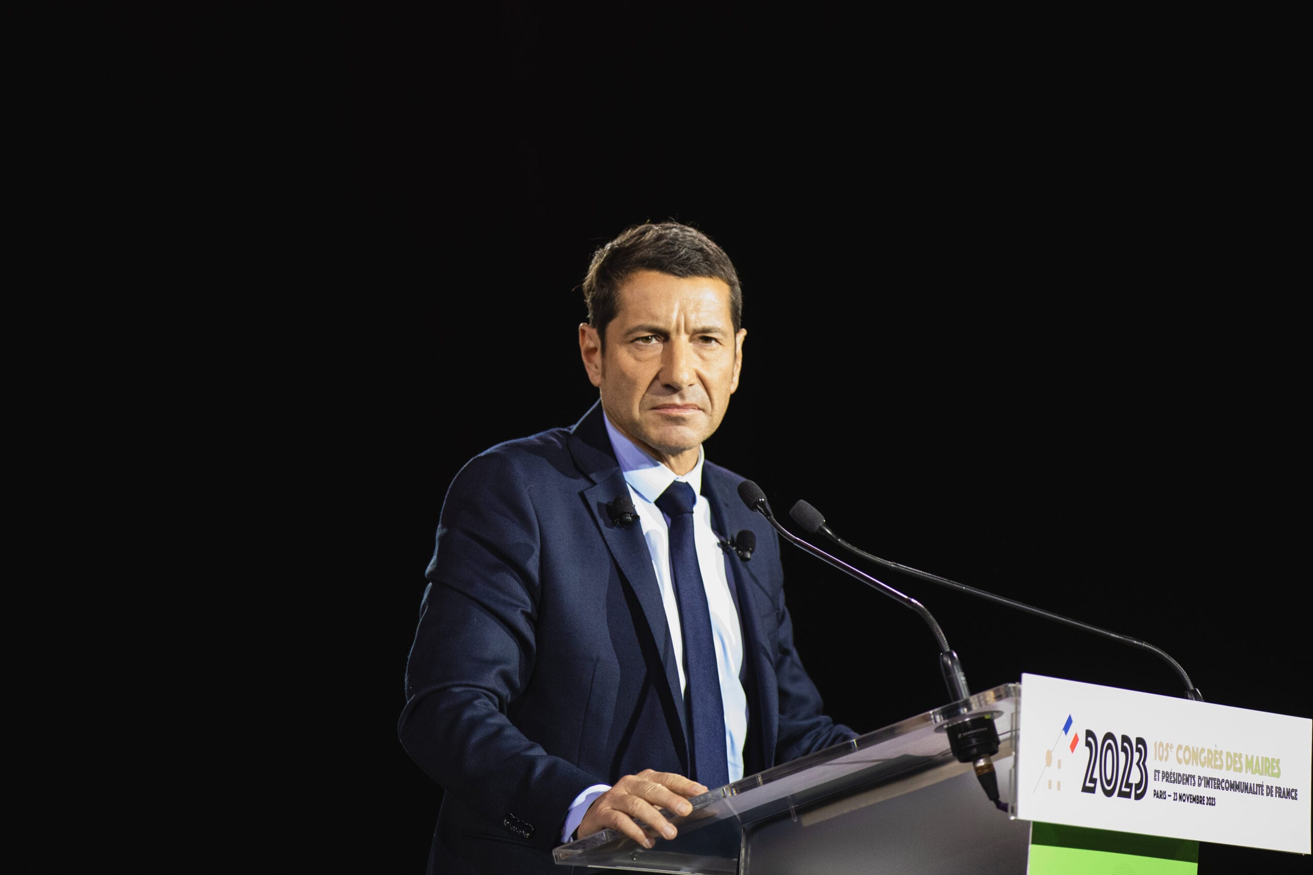 "Je déplore un conformisme budgétaire"