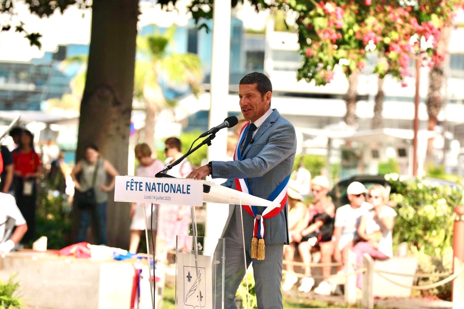 David Lisnard préside les cérémonies du 14 juillet à Cannes