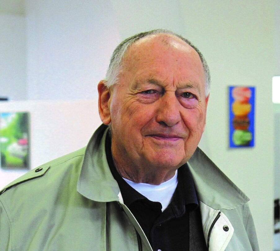 David Lisnard rend hommage à Francis Fina, figure du tissu humanitaire cannois