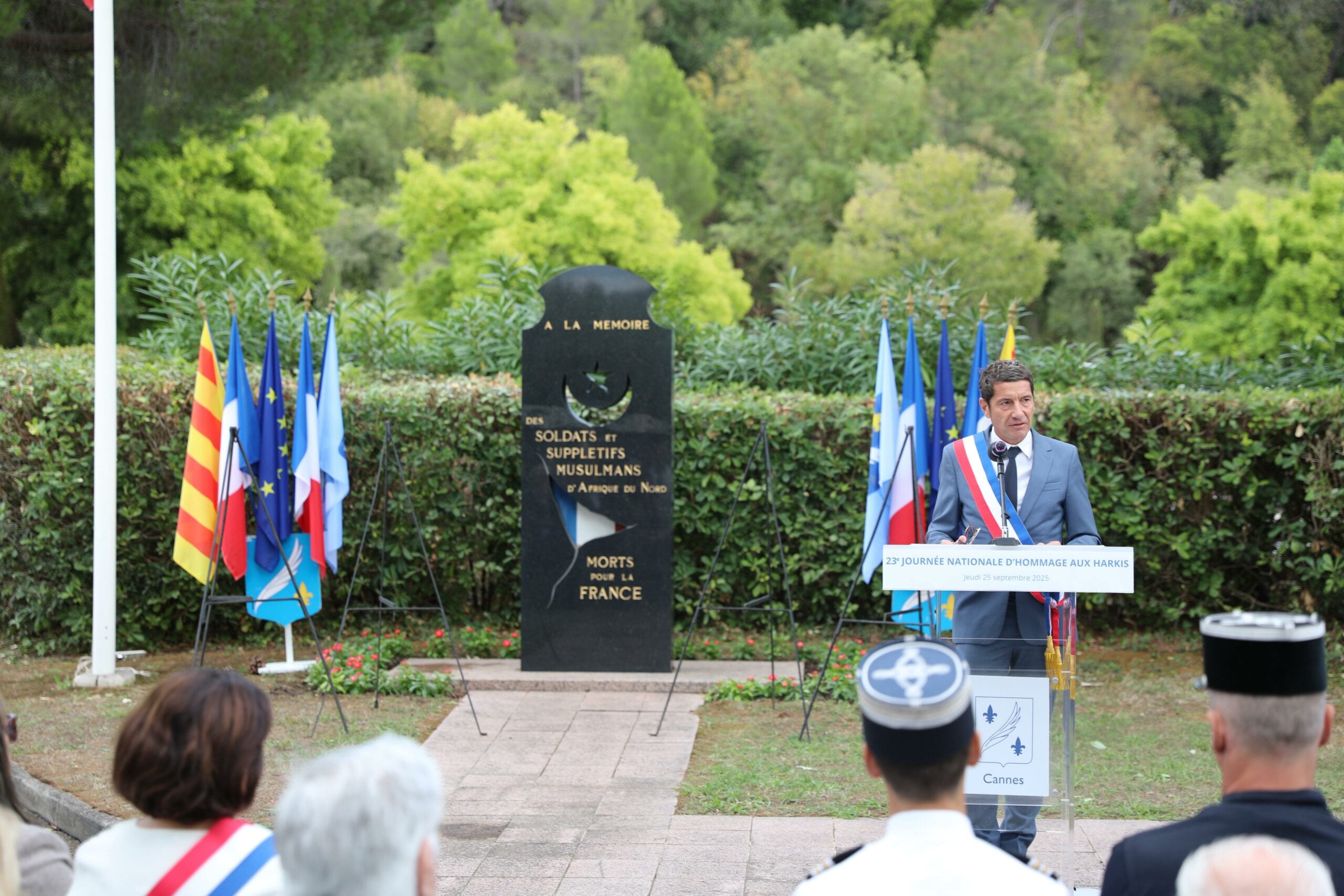 Hommage aux Harkis : David Lisnard préside la cérémonie à Cannes